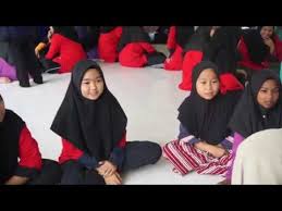 Islam pun mengajarkan kita untuk menyayangi dan memuliakan anak yatim, dan melarang melakukan tindakan yang dapat menyinggung perasaan mereka. Rumah Anak Yatim Al Zaharah Srim Utem Youtube