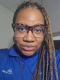 How to decorate this area after removing the Christmas tree?