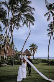 Top 5 Oahu Wedding Venues Anela Benavides Oahu Hawaii In 2020 Oahu Wedding Venues Hawaii Wedding Photographer Oahu Wedding