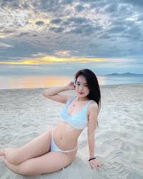 Lê phương anh (sn 1997, nickname: Cáº·p Chá»‹ Em Le PhÆ°Æ¡ng Anh PhÆ°Æ¡ng Uyen Tá»«ng Ä'Æ°á»£c Bao Trung Khen Ná»©c Ná»Ÿ Báº¥t Ngá» Hot Trá»Ÿ Láº¡i