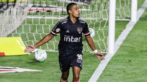 A equipe fez uma longa viagem até o estado do piauí e foi derrotada por 3 a 2 pelo 4 de julho. Sao Paulo 3 X 0 Atletico Go Campeonato Brasileiro Rodada 14 Tempo Real Globo Esporte