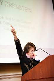 Sue Hess gets ready to introduce the 'Sue Hess Arts Advoca…