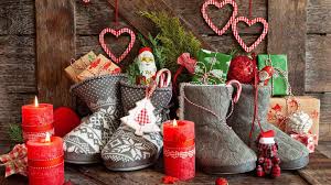 Once you've decided how to decorate a chalkboard for christmas, put the extra paint to good use. How To Decorate Your Home For Christmas The Architecture Designs