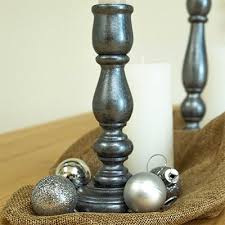 Cuando la luz natural crea la atmosfera en la noche, esta nos descubre su secreto. Como Decorar Candelabros De Madera Con Efecto Metalizdo Diy