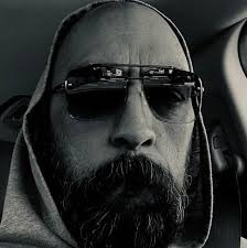 Albert Batyrgaziev (12-0, 8 KOs) will defend his IBA.PRO title and the WBA  super featherweight belt against experienced James Dickens (35-5, 14 KOs) 