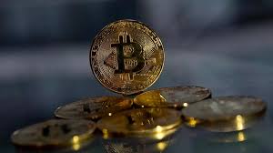 In july 2010, bitcoin developer gavin andresen has highlighted a source code rule that imposed a 0.01 btc minimum transaction fee. Bitcoin Surges To New Record High As Price Nears 10 000