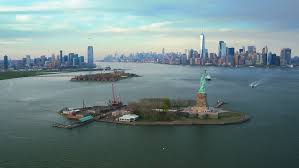 585 foto e immagini di statue of liberty aerial view. Aerial View Of The Statue Stock Footage Video 100 Royalty Free 33072547 Shutterstock