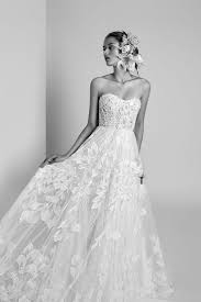 Layla Is The Perfect Corset Lace Wedding Dress From The Alon Livne 2018 Bridal Gown Collection An All Over F Ivory Wedding Gown Bridal Gowns Wedding Dresses