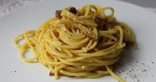 Une Version Vegetalienne Vraiment Bluffante De La Traditionnelle Carbonara Sans Oeuf Delicieuse Et Si Vite Preparee Recette Carbonara Recettes De Cuisine