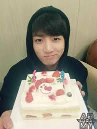 Kpop bts cake in 2019 | bts birthdays, bts cake, cake. Tumblr