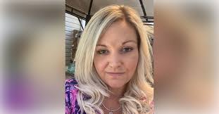 Amanda Ergle's Instagram, Twitter & Facebook