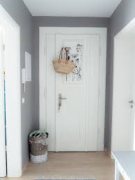 Living Warum Du Kleine Raume In Dunklen Farben Streichen Kannst In 2020 Kleiner Raum Raum Idee Farbe