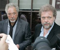 En son tom jones haberleri anında burada. Screwface On Twitter Tom Jones His Son Mad Innit Screwface Thevoice Tomjones