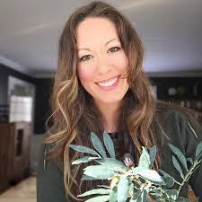 Joy Parrott's Instagram, Twitter & Facebook