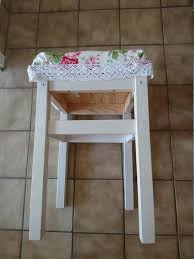 Sitzhocker Hocker Schemel Weich Gepolster Mit Ikea Rosalistoff Bezogen Und Toller Kloppelspitze Ikea Stool Seating