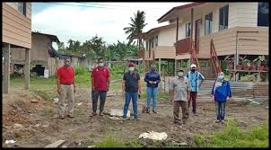 Aslkm.sya ibu tunggal 4orang anak.sya ingin memohon rumah pprt.ada ka sya blh memohin.sya berasal dari sabah.di sabah saya sudah x. Japlin Serahkan Kunci Rumah Pprt Buat 3 Keluarga Di Kota Belud Sabah News Bebas Bersuara