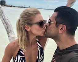 2020 brought about some changes for kelly ripa's family — her three kids included. Dlisted Kelly Ripa S Family Has Been Secretly Quarantining In The Caribbean
