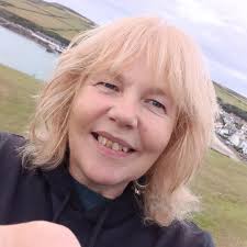 Gail Molyneaux's Instagram, Twitter & Facebook