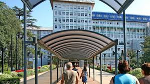 The veronafiere exhibition centre and porta nuova station are reachable on foot. Salvate A Verona Le Dita Della Bambina Trevigiana Citta