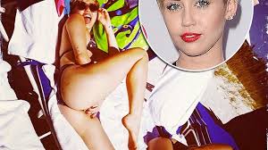 Miley Cyrus Booty Pictures - Miley Cyrus Shares Racy Pictures, Exposes Her  Bare Booty On Instagram HD phone wallpaper