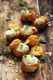 Quand Je Suis En Position Ete J Ai La Cuisine Qui Me Tombe Des Mains Petites Gougeres Toutes Fraiches Parmesan Et Ricotta Recettes De Cuisine Cuisine Recette