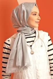 Armine Trend Diamond Sal Gumus Moda Stilleri Trendler Sal