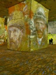 Vincent van gogh, né le 30 mars 1853 à groot zundert, dans le brabant septentrional, était le fils d'un pasteur protestant. Van Gogh La Nuit Etoilee Aux Carrieres De Lumieres
