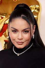 Abigail Swift's Instagram, Twitter & Facebook