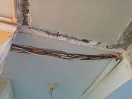 Maybe you would like to learn more about one of these? Cacher Les Fils Electrique Dans Le Plafond Et Mur 16 Messages