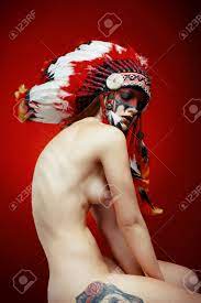 Schöne Nackte Junge Indianische Frau Lizenzfreie Fotos, Bilder und Stock  Fotografie. Image 53466823.