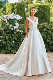 Finding a flattering gown that makes your confidence shine through is so important for your prom night. Pockets Bridal Gowns Sincerity Bridal