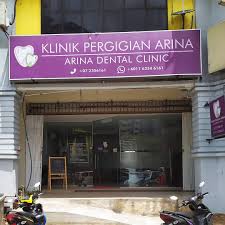 KLINIK PERGIGIAN ARINA