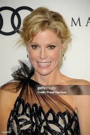 Julie Bowman's Instagram, Twitter & Facebook