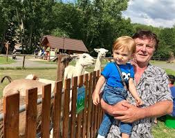 To přijdu o všechny kontakty? napsala monika, která zřejmě byla jedním ze správců tohoto profilu. Otec Mesice Nejslavnejsi Cesky Princ Pavel Travnicek Se Svym Princatkem Expres Cz