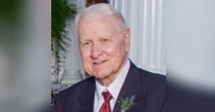 Sheridan Lee's Instagram, Twitter & Facebook