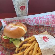 With a target audience of families at a lower price range, jack in the box emphasizes that they offer food 24 hours a day. Jack In The Box San Diego Restaurantbeoordelingen Tripadvisor