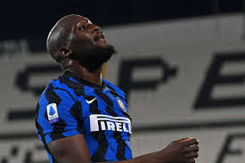Lukaku e vários colegas de clube aparentemente ignoraram essas medidas após a partida contra roma, levando os participantes da festa serem autuados pela polícia. Vqv70rwvj0g8hm