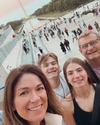 Susan Hall LaBelle dodaje novu...