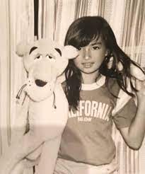 平子理沙、子どもの頃の写真を公開し「可愛い」「すごい美少女」と絶賛の声 | 話題 | ABEMA TIMES | アベマタイムズ