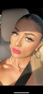 Hey everyone! My friend Rachel and I have recently moved to Australia from  Canada and will be working as casual relief teachers in Melbourne. We are  both 23, and consider ourselves to