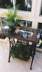 Industrial Farmhouse Design Tips And Guide In 2020 Antique Sewing Machine Table Singer Sewing Machine Table Singer Sewing Tables