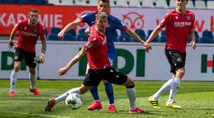Hannover 96 hat am freitagabend gegen den 1. Hannover 96 Nimmt Funf Spieler Aus Mannschaftstraining Verstoss Gegen Corona Regeln Sky Sport Austria