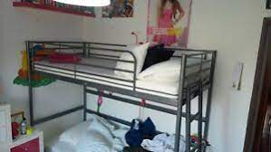Il letto matrimoniale a scomparsa ikea non prevede soluzioni di chiusura a parete ma divani letto che possono trasformarsi con efficacia in letti supplementari. Letto A Soppalco Ikea Colore Grigio Completo Di Materasso Sfoderabile Ebay