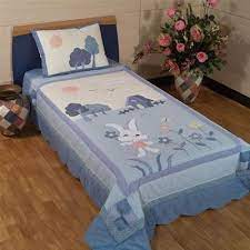 cocuk yatak ortusu panosundaki pin