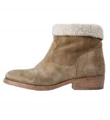 Les Mukluks Chaussures Phare De L Hiver Chaussure Hiver Chaussure Automne Hiver