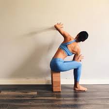 Ellen Huang Saltarelli Su Instagram Detail Depth Next We Take The Twist This Is A Pasasana To Parivrtta Parsva Twist Yoga Yin Yoga Sequence Iyengar Yoga