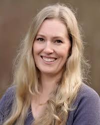 Julia Chapman's Instagram, Twitter & Facebook