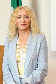 Sotwe türk olgun dul the girl loves to giggle and have fun.