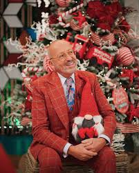 Embora nascido em lisboa , foi, ainda em criança, viver para coimbra , onde fez o liceu e viveu até aos 17 anos, altura em que regressou a lisboa para começar a. Manuel Luis Goucha Levanta O Veu Ja Ha Imagens Do Novo Programa