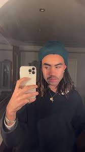 Tag someone who the lyrics remind you of and don’t forget to STREAM  “CRIMSON” #altmusic #newmusic #crimsonbyaidan #aidan #newartist